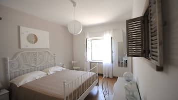 Chambre Triple | Décoration personnalisée, ameublement personnalisé, bureau