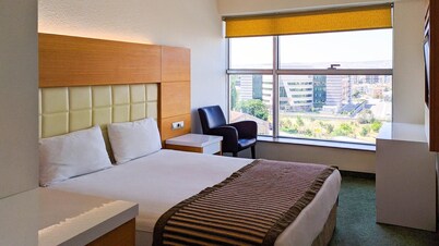 Nuzhet Hotel