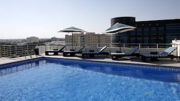 Outdoor pool, sun loungers