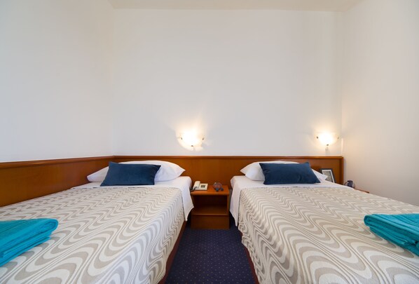 舒適雙人房, 陽台 | 書桌、免費無線上網