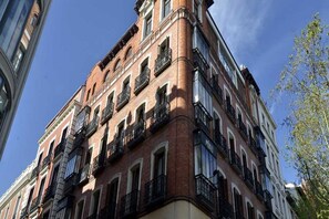 Exterior - Miau (Madrid)