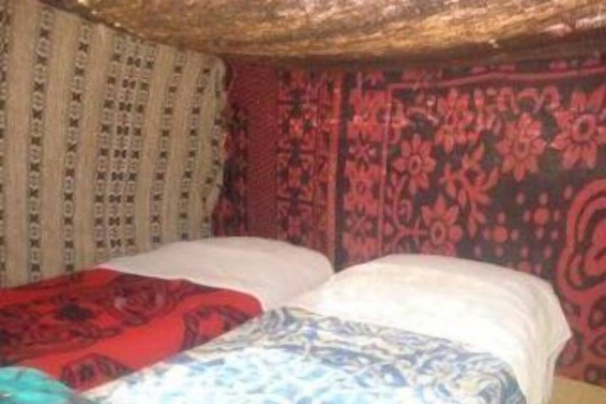 Classic Tent, Shared Bathroom | Bed sheets