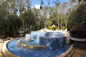 Outdoor pool - Okaan (Tinum)