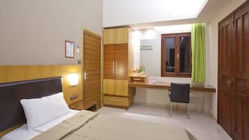 Apartment, 2 Bedrooms (Pool area) | Blackout curtains, free WiFi, bed sheets