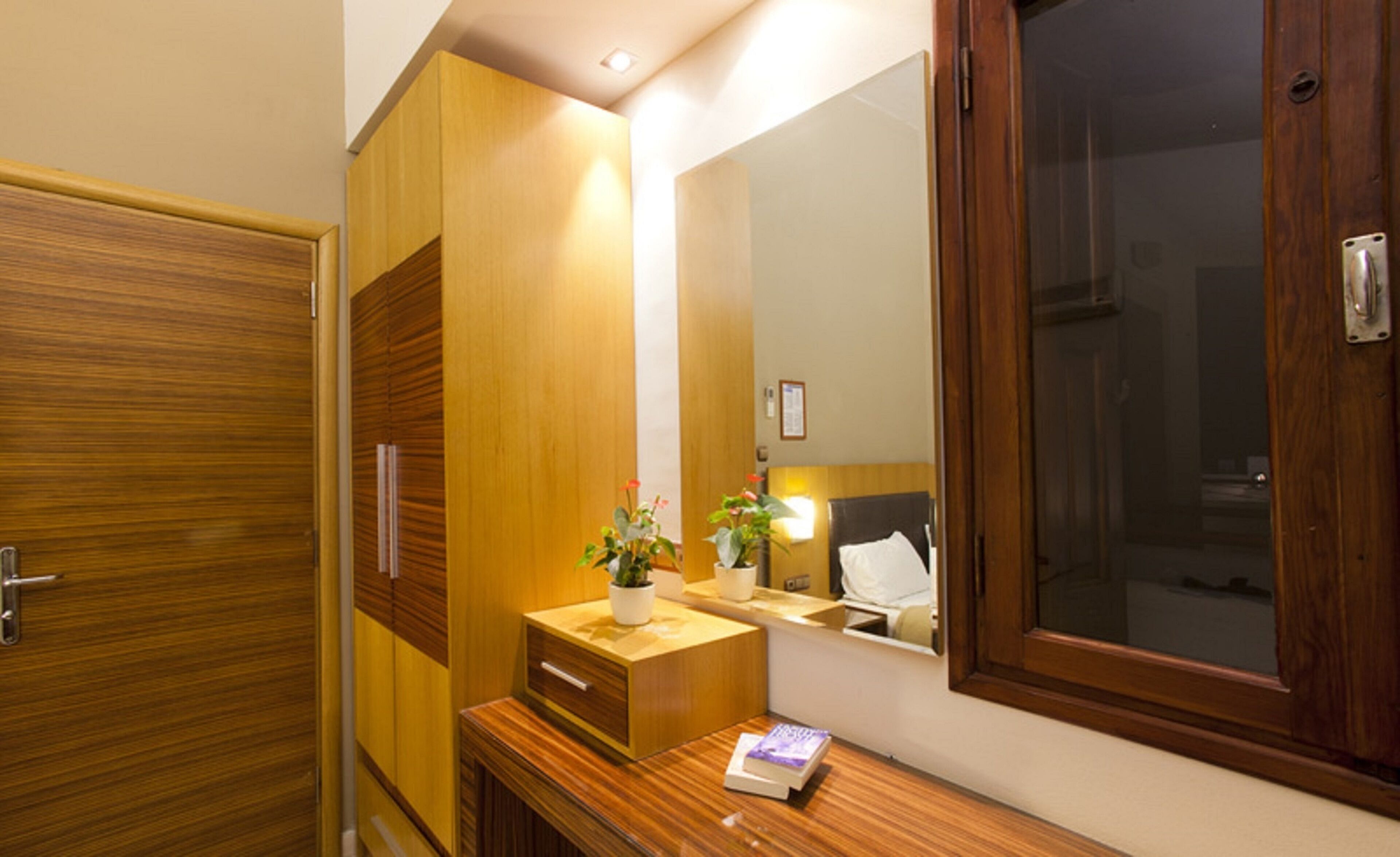 apartment, 2 bedrooms (pool area) | blackout curtains, free wifi, bed sheets