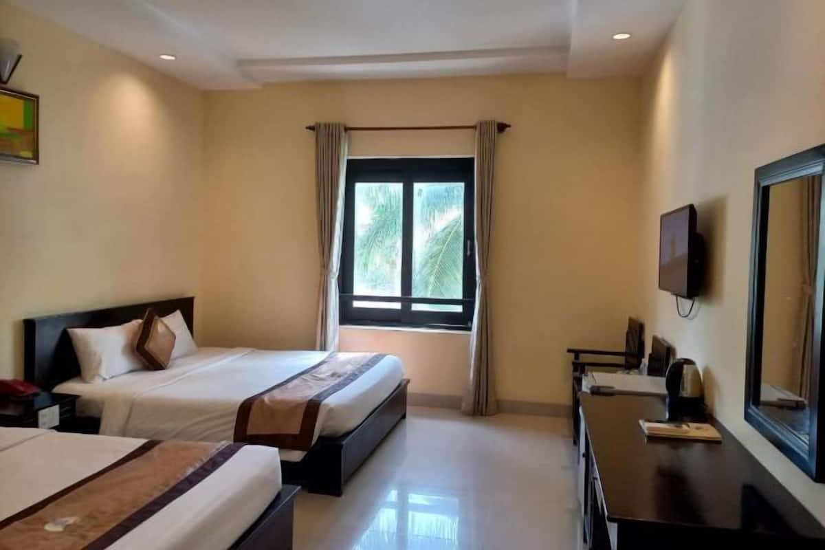 1 bedroom, minibar, desk, free WiFi