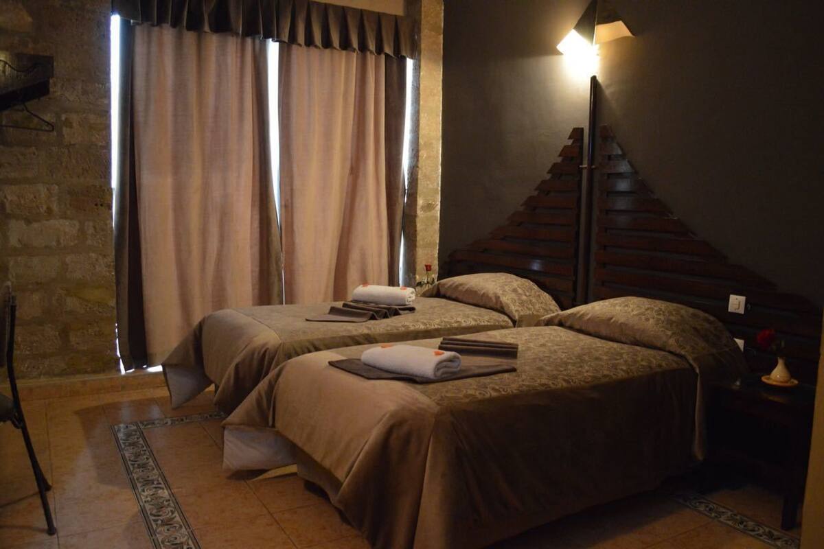 Deluxe Twin Room, Balcony | Desk, blackout drapes, cribs (free), rollaway beds (surcharge)