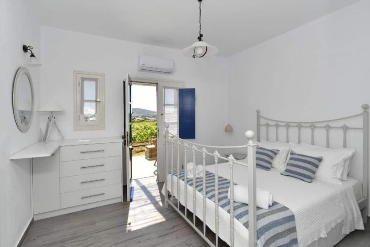 Signature Apartment | Premium bedding, down comforters, memory foam beds, in-room safe