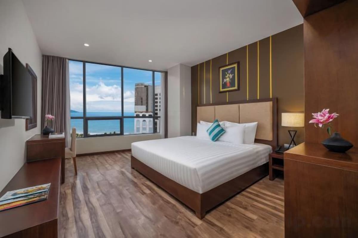 Minibar, in-room safe, desk, blackout curtains