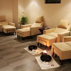 Sauna, steam room, body treatments, aromatherapy, hot stone massages