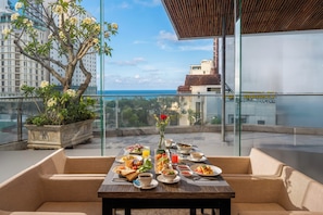 Daily buffet breakfast (VND 180000 per person) - Avatar Danang (Da Nang)