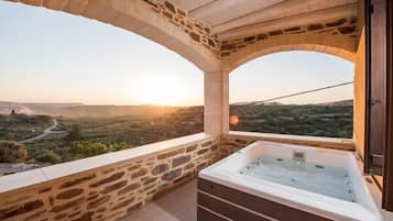 Exclusive Σουίτα, μπανιέρα με υδρομασάζ (Private Pool) | Μπανιέρα με υδρομασάζ