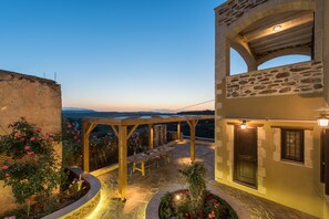 Terrace/patio - Lameriana Secret Village (Mylopotamos)