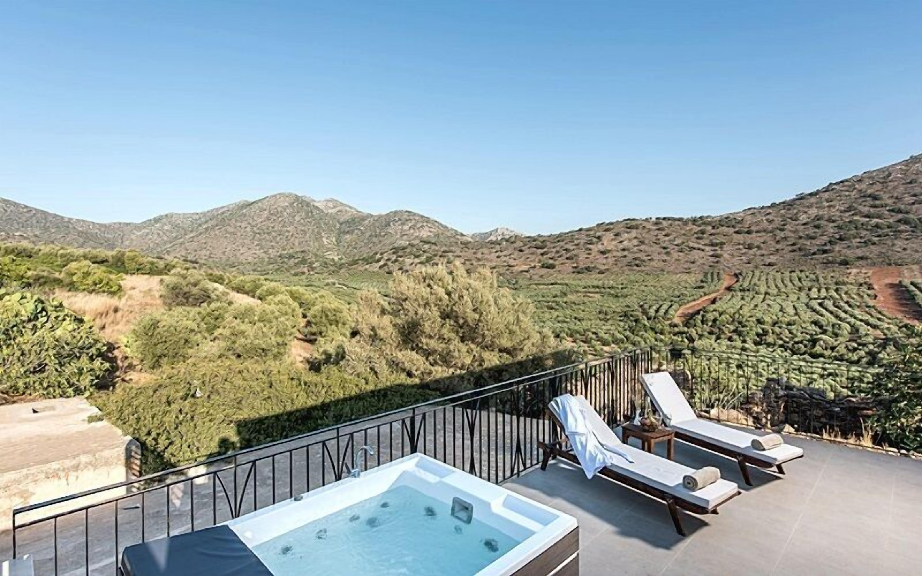 Superior Suite, 2 Bedrooms, Hot Tub | Outdoor spa tub