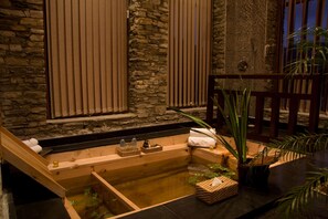 室內 Spa 池