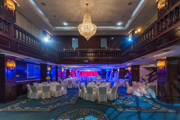 Banquet hall