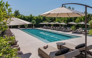 Innenpool, 2 Außenpools, Cabañas (gegen Gebühr), Sonnenschirme