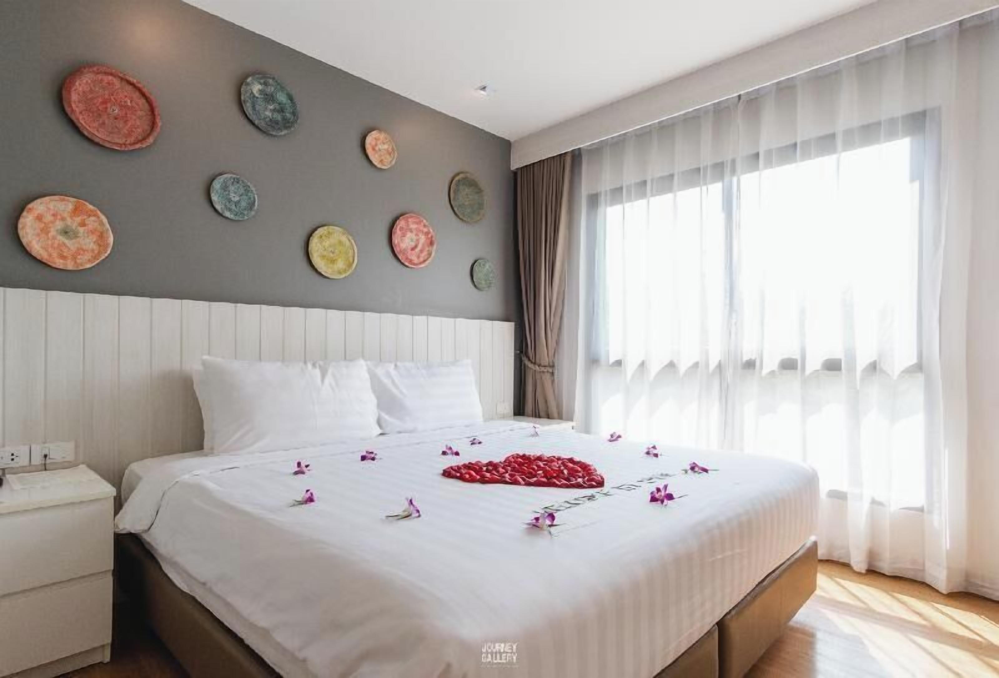 Minibar, in-room safe, desk, blackout drapes