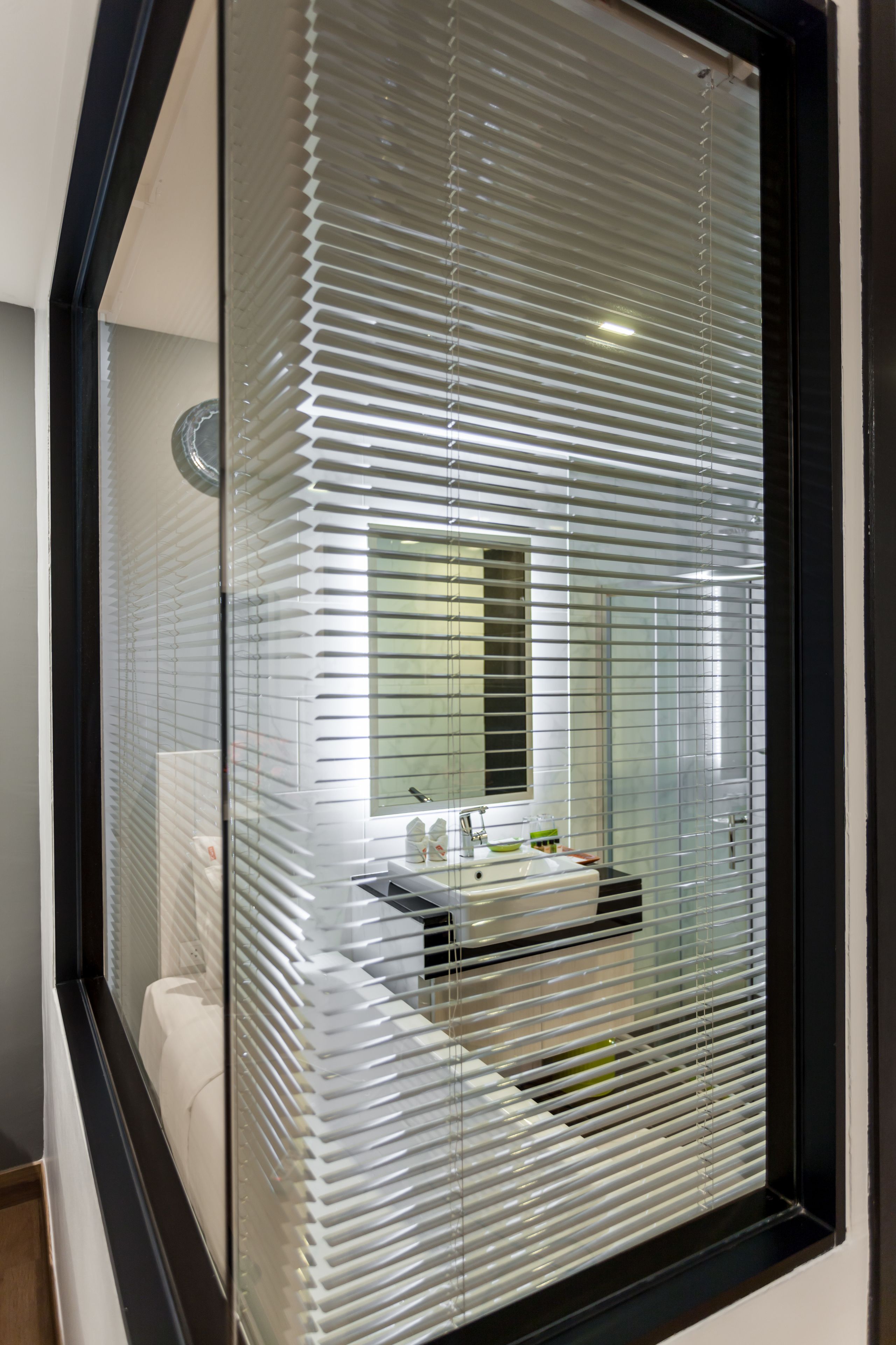 deluxe twin room | bathroom | free toiletries, hair dryer, slippers, towels