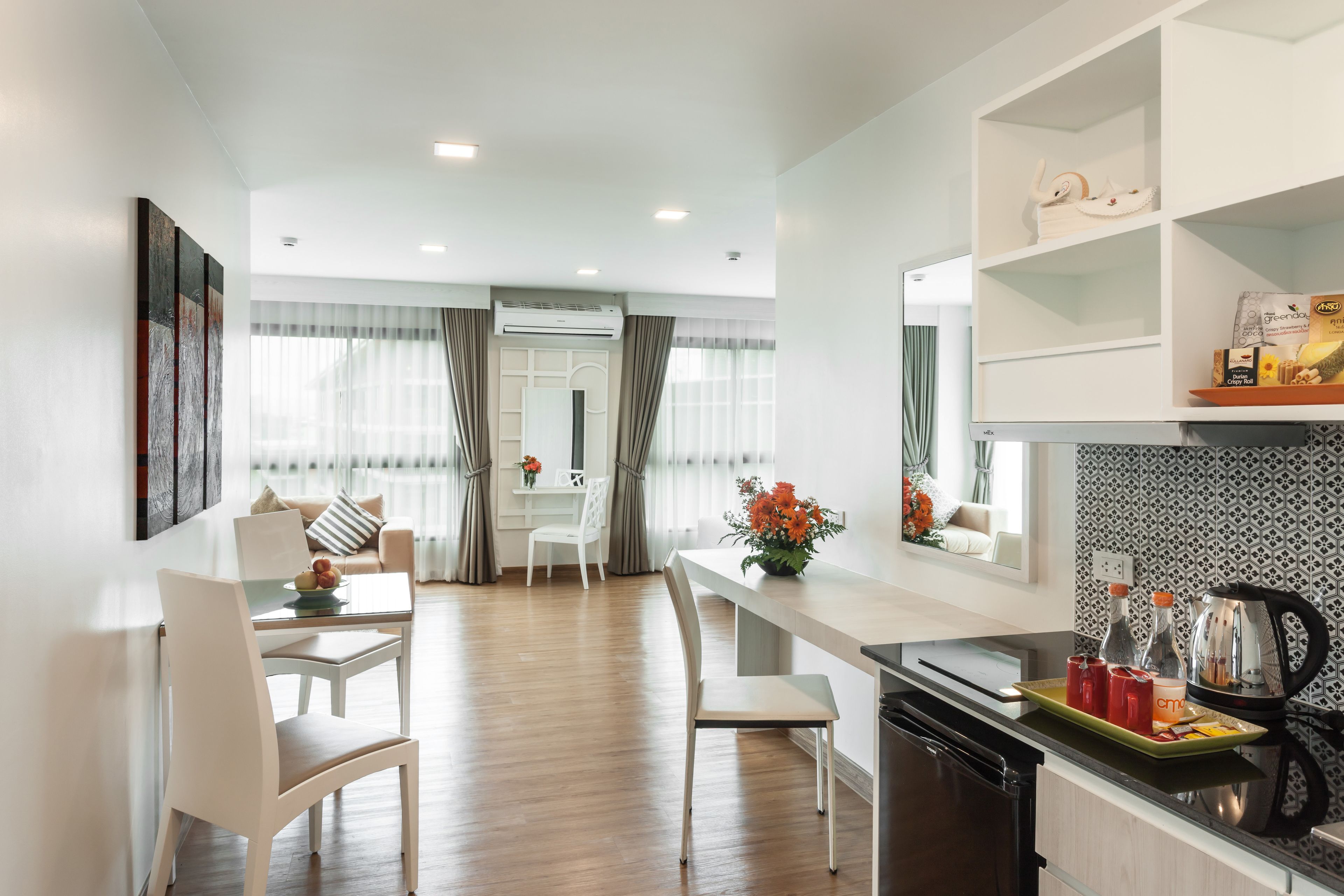 one bedroom suite | room amenity