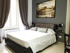 Minibar, individually decorated, individually furnished, desk - Vatican City Holidays (Rome)