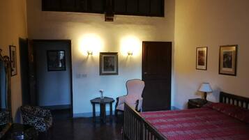 Camera con letto matrimoniale o 2 letti singoli | Minibar, una scrivania, culle/letti per bambini (a pagamento)