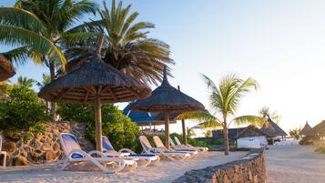 Beach nearby, white sand, sun-loungers, beach umbrellas
