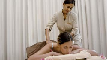 Espace de soins pour les couples, sauna, bain Ă remous, hammam, hammam