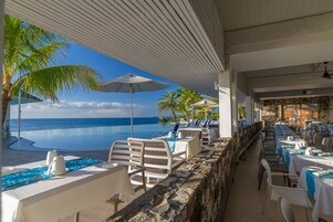 3 restaurantes; se sirve desayuno, almuerzo y cena