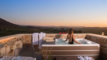 Exclusive Suite, Hot Tub | Outdoor spa tub