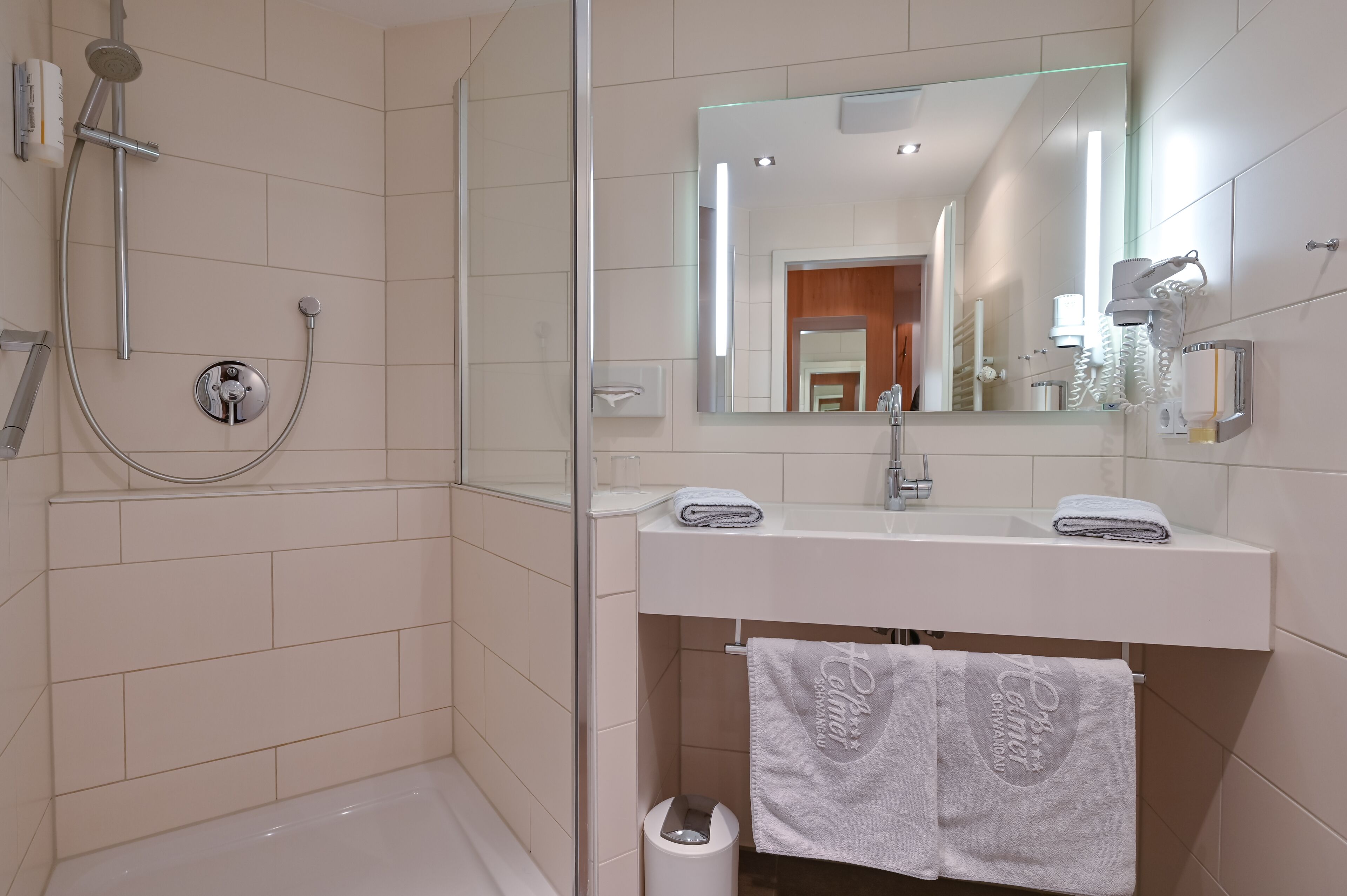 double "alpin" | bathroom | shower, towels