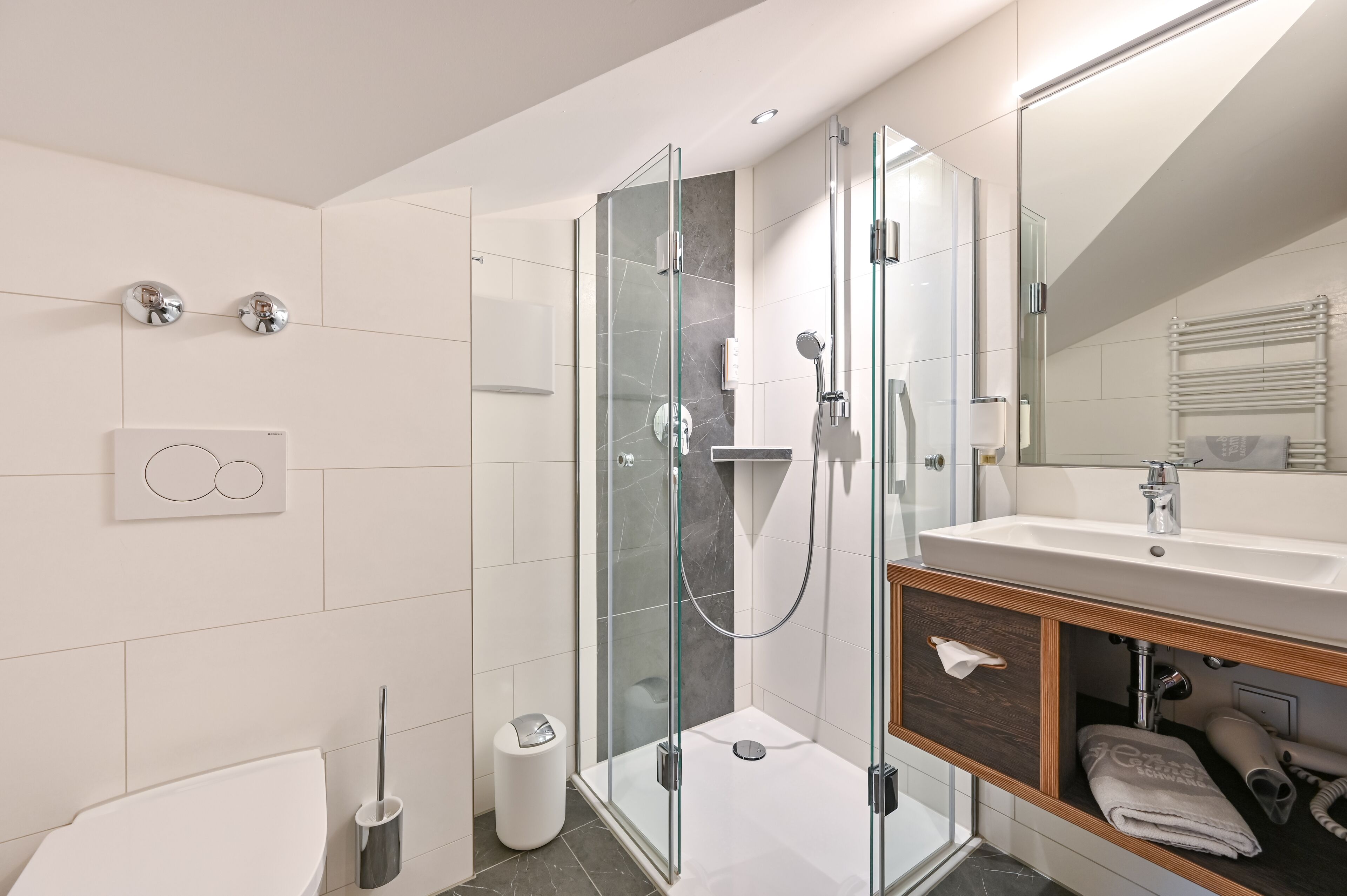 single "alpin" | bathroom | shower, towels