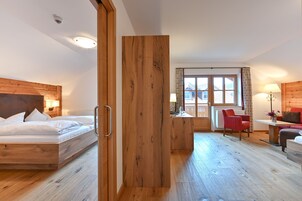 家庭四人房 | 高档床上用品、羽绒被、客房内保险箱、免费 WiFi