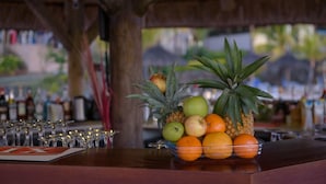 3 barer/lounger, bassengbar og strandbar