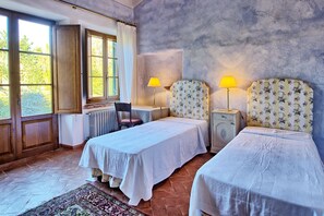 Apartment, 3 Bedrooms (Sabina 3) | Desk, cribs/infant beds, bed sheets