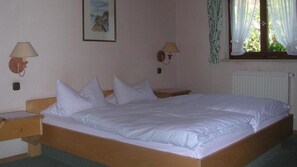 Skrivebord, ekstra senge (tillægsgebyr), gratis Wi-Fi, sengetøj