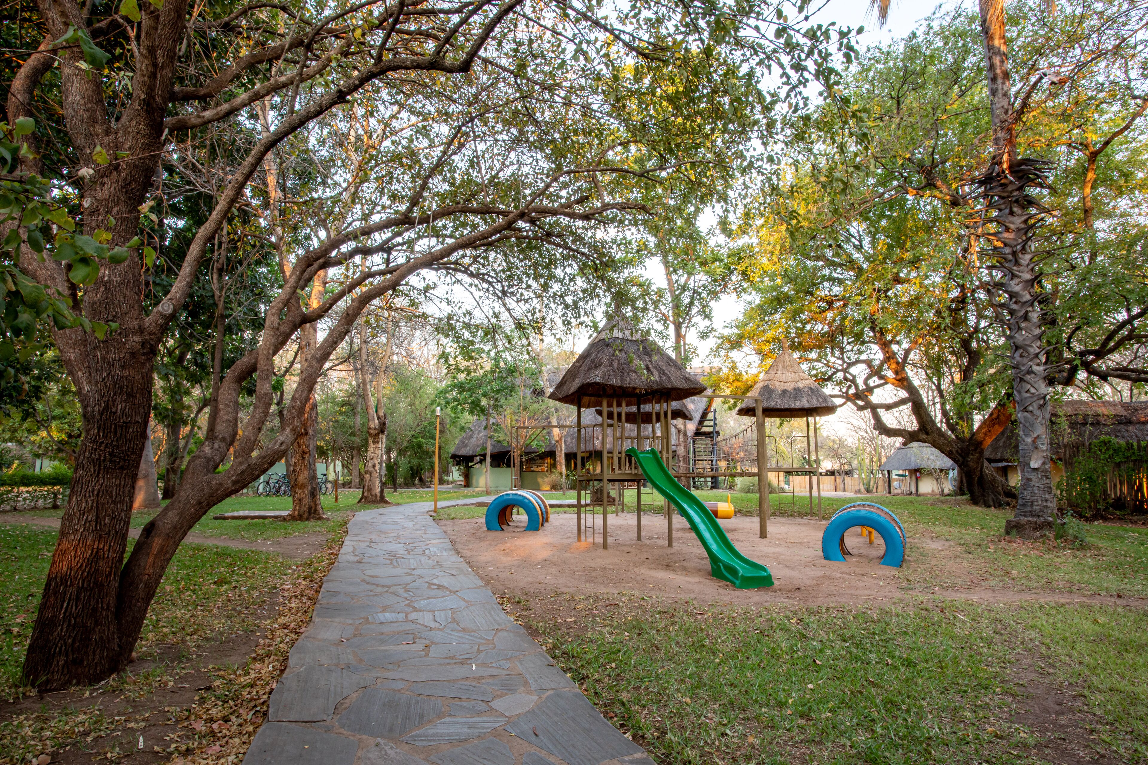 Área de juegos infantiles al aire libre