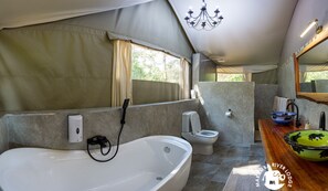 Tenda Luxury | Bagno | Asciugamani, sapone, shampoo, carta igienica