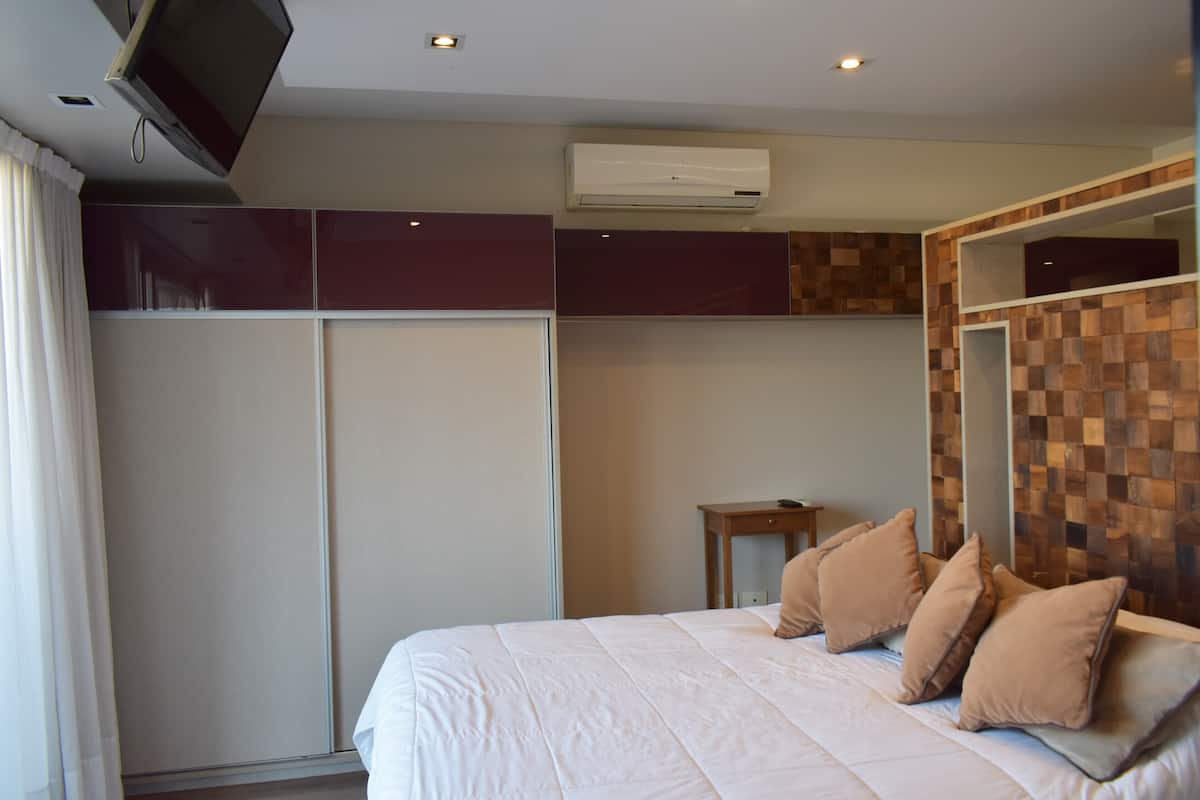 Standard-Apartment | 1 Schlafzimmer, hochwertige Bettwaren, Daunenbettdecken, Zimmersafe