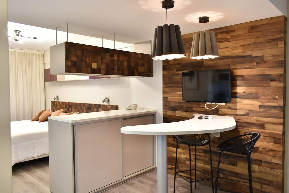 Superior-Apartment | 1 Schlafzimmer, hochwertige Bettwaren, Daunenbettdecken, Zimmersafe