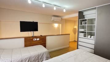 Duplex | 1 bedroom, premium bedding, down comforters, in-room safe