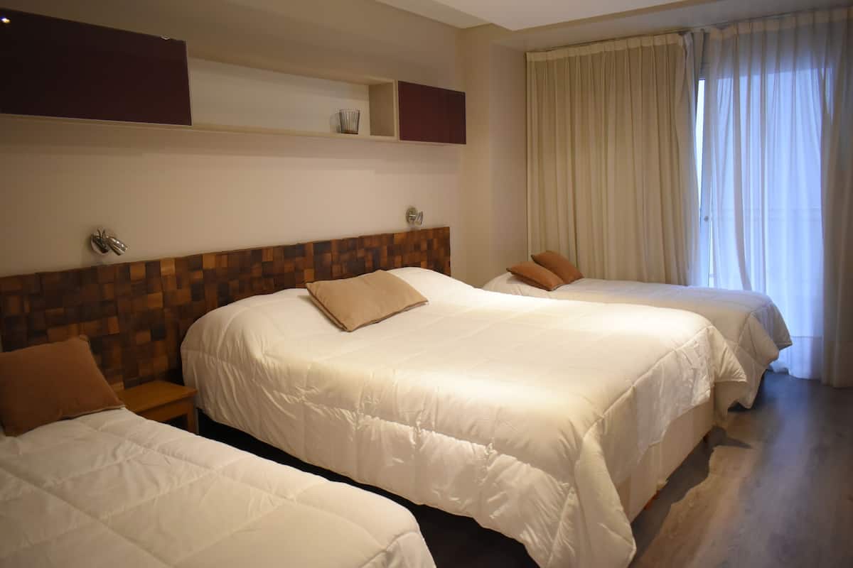 Familienapartment | 1 Schlafzimmer, hochwertige Bettwaren, Daunenbettdecken, Zimmersafe