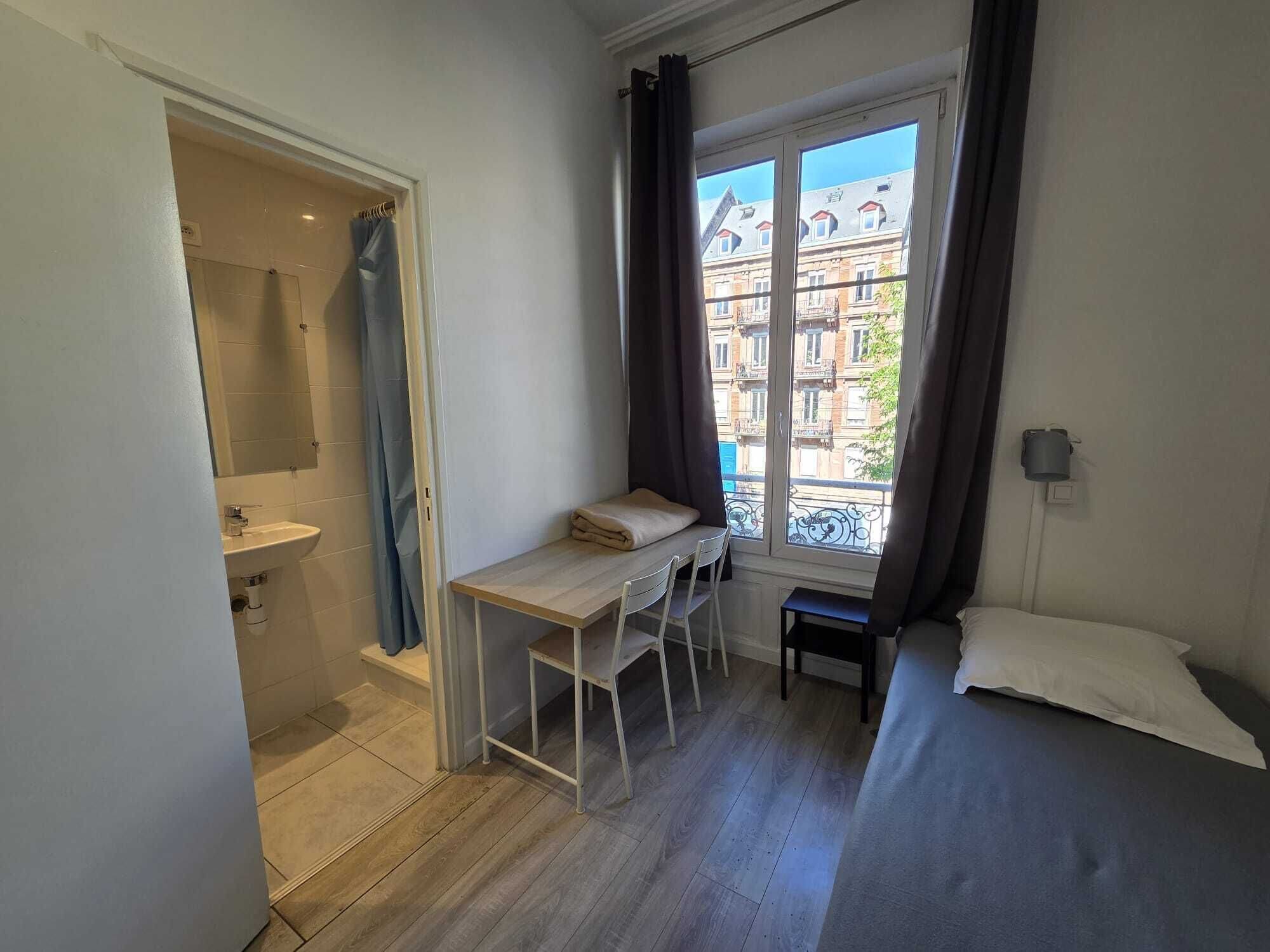 Camera tripla, bagno privato | Wi-Fi gratuito, lenzuola