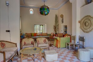Interior - Riad Elaissi (Ahmar Laglalcha)