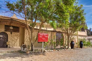 Exterior - Riad Elaissi (Ahmar Laglalcha)