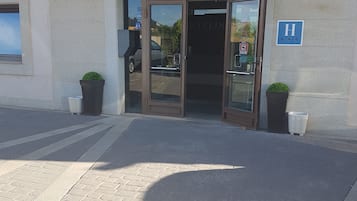 Entrada al alojamiento