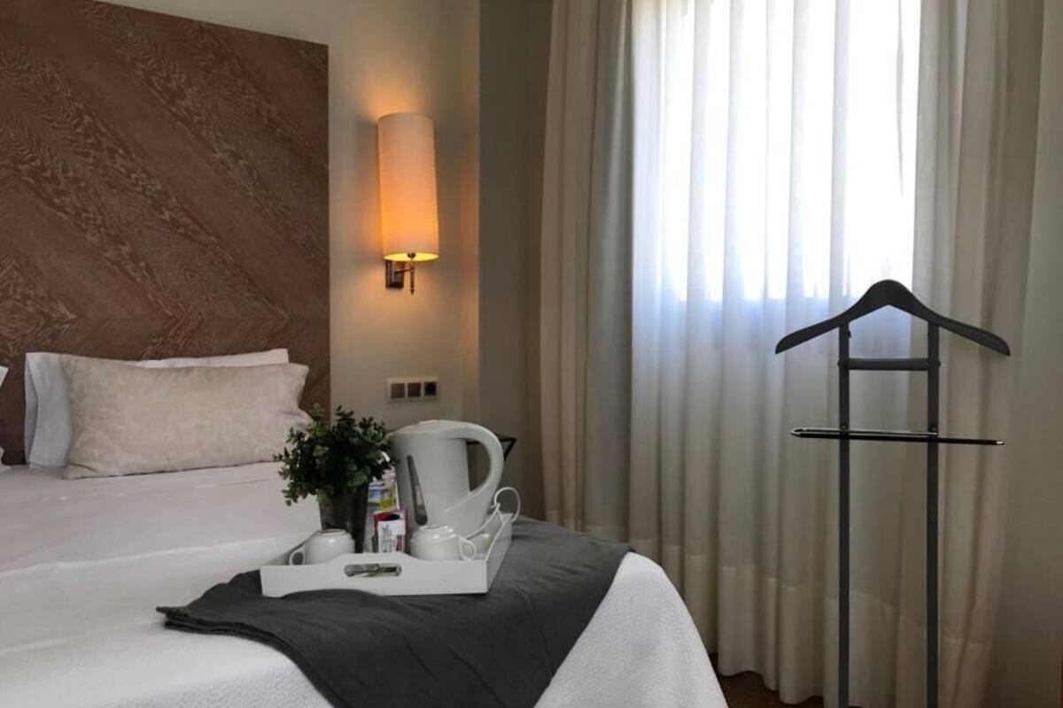 19 bedrooms, in-room safe, desk, blackout curtains