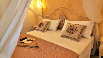 Superior Double Room, Balcony, City View (14)