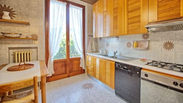 Vila, 6 kamar tidur (Villa Lauretana) | Dapur pribadi | Lemari es besar, microwave, oven, dan mesin pencuci piring