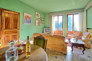 Villa, 6 Bedrooms (Villa Lauretana) | Living area - Villa Lauretana (Torrita di Siena)
